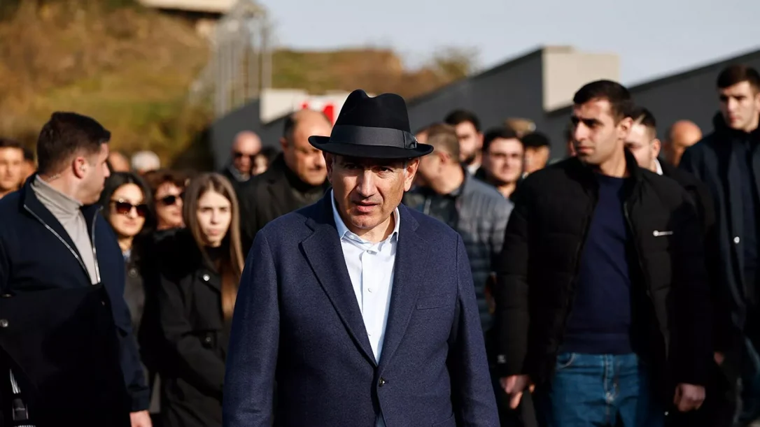 Пашинян назвал приграничное с Азербайджаном село самым безопасным в Армении