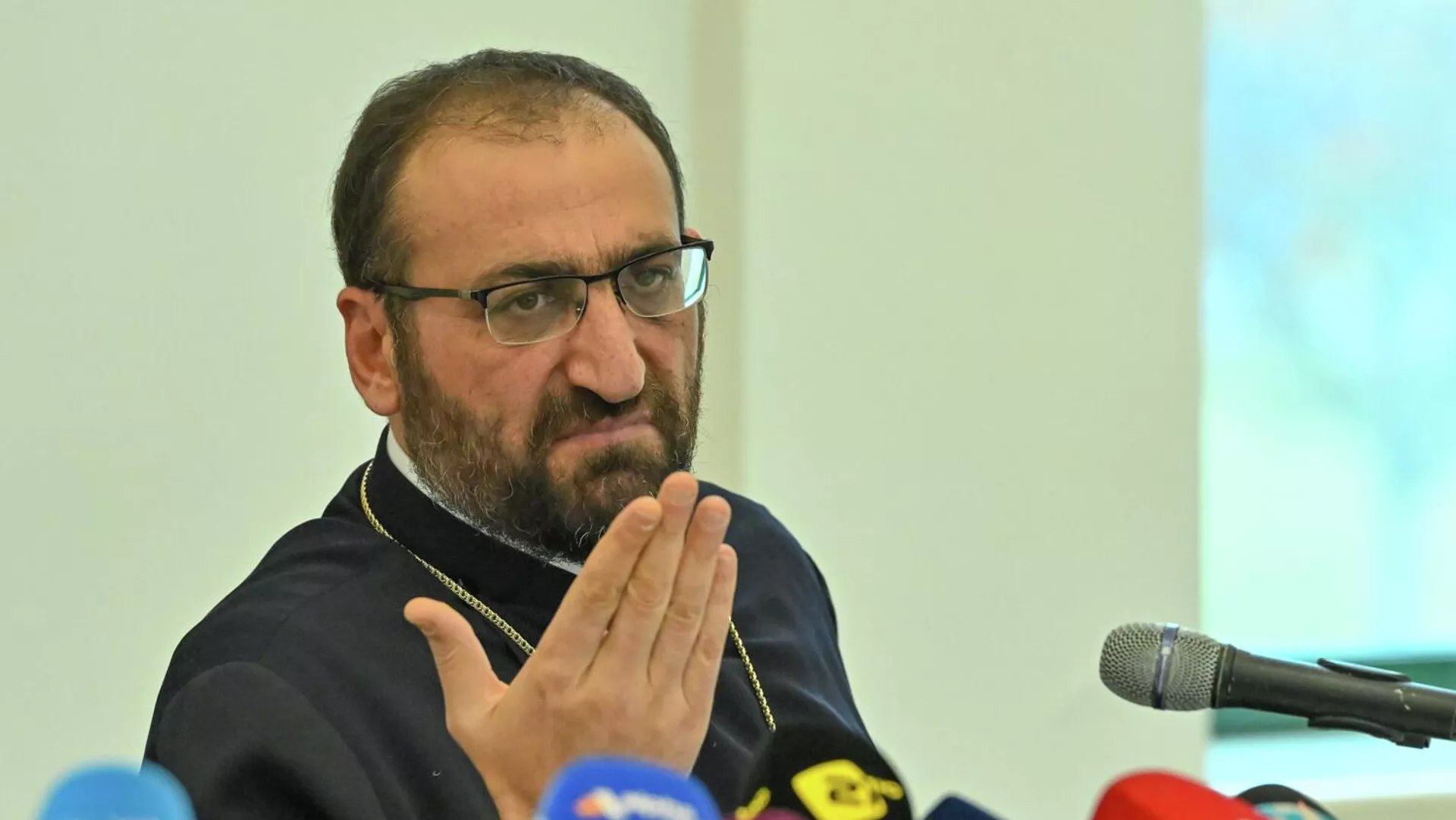 Архиепископ Хачатрян погряз в незаконном обороте наркотиков и был задержан