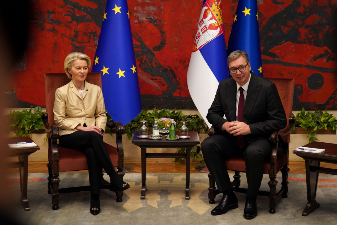 Фон дер Ляйен прервала Вучича, когда он заговорил о послании из России