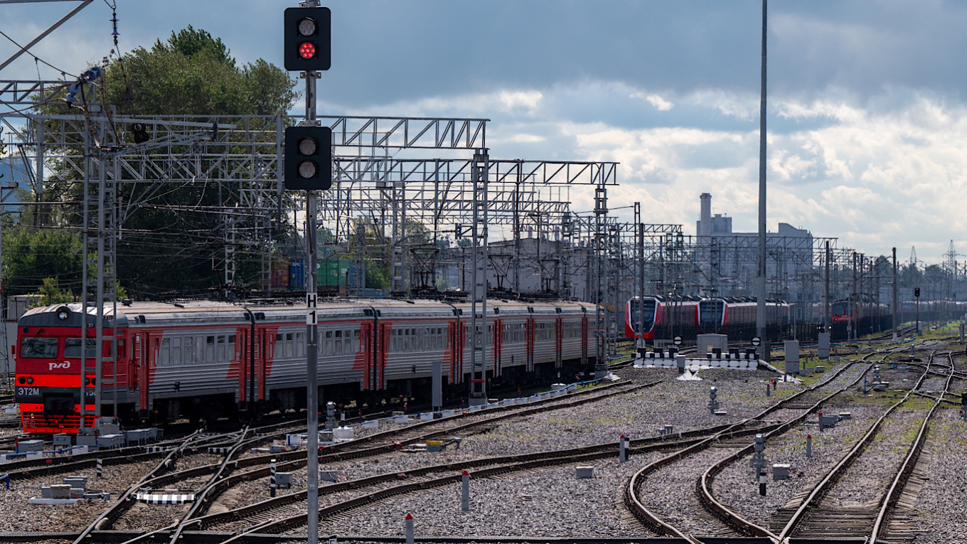 Денег нет: Россия отказалась от строительства железной дороги в Китай