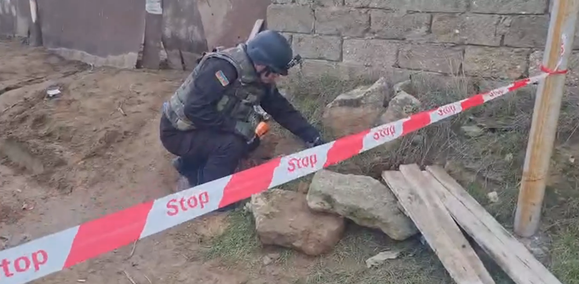 В Хазарском районе Баку обнаружена граната со взрывным устройством