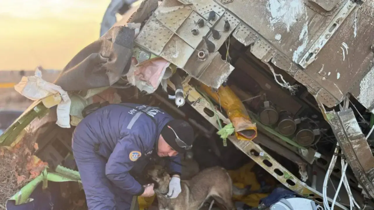 В Казахстане заявили о подвижках в расследовании крушения самолета AZAL
