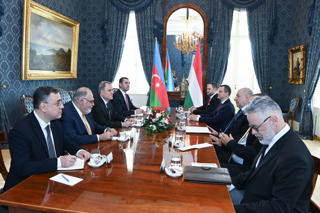 Джейхун Байрамов обсудил в Венгрии расширение стратегического партнерства