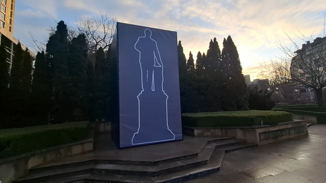 В Киеве продолжают усиливать защиту азербайджанских памятников на фоне российских атак