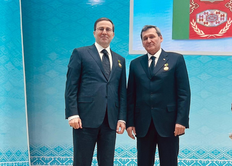 Посол Азербайджана в Туркменистане получил высокие награды