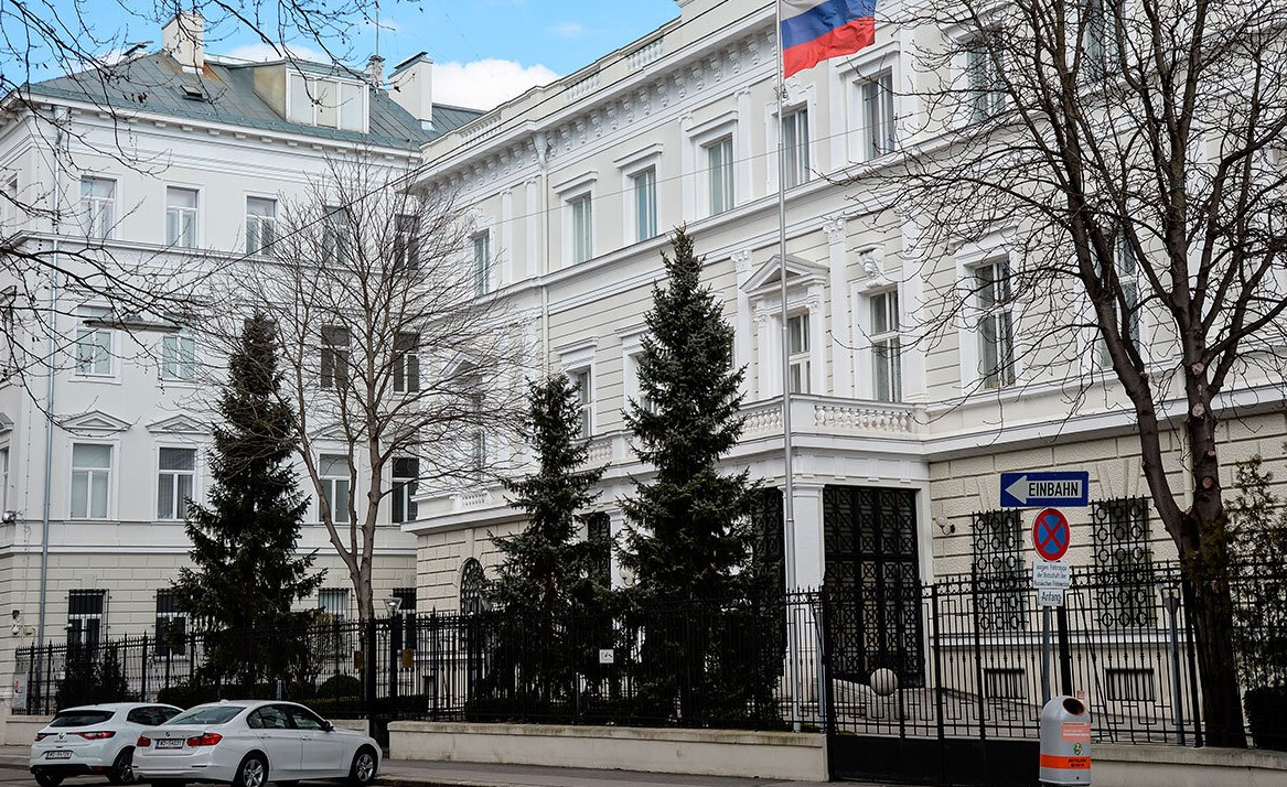 Дипломаты РФ в Вене сталкиваются с постоянными трудностями и давлением