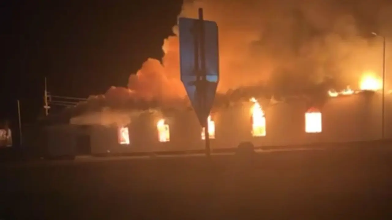 В результате пожара в Казахстане погибли два человека, более десятка пострадали 4 В результате пожара в Казахстане погибли два человека, более десятка пострадали