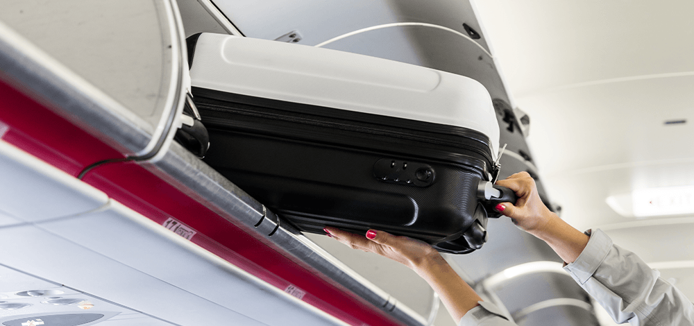 У азербайджанцев пытались украсть багаж с дорогими часами и сигарами