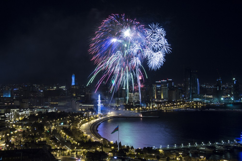 Небо над Баку озарит грандиозный праздничный салют