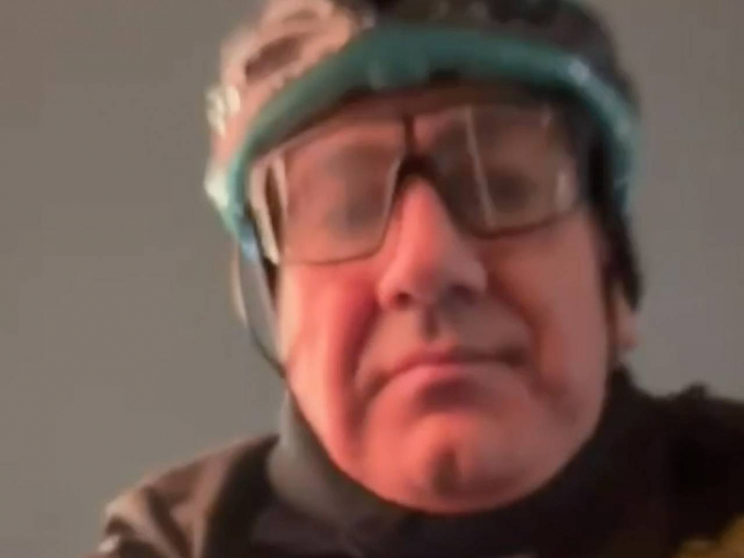 Пашинян прокатился по Москве на велосипеде