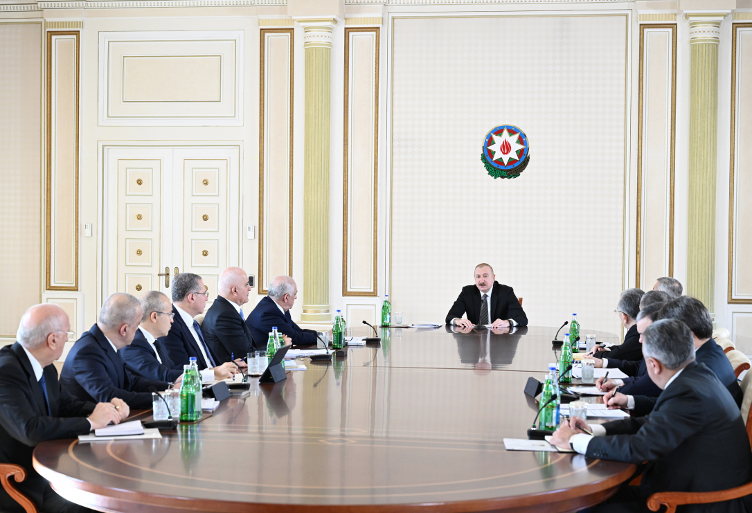 «Не должно быть ни дня задержки». Ильхам Алиев провел совещание