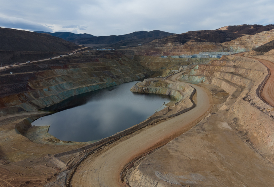 Ильхам Алиев ознакомился с деятельностью горно-перерабатывающего комплекса «Демирли»