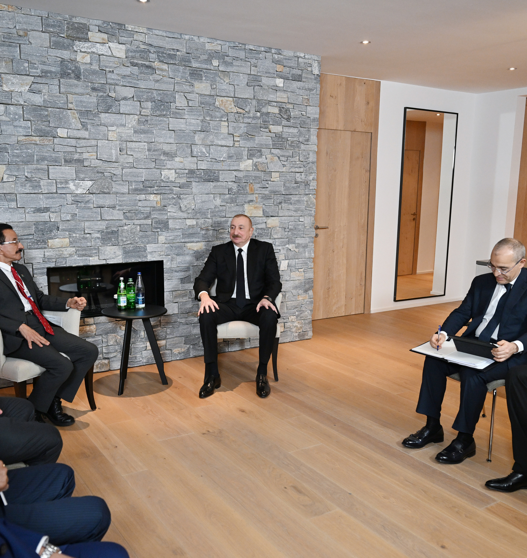 Ильхам Алиев проводит встречи в Давосе