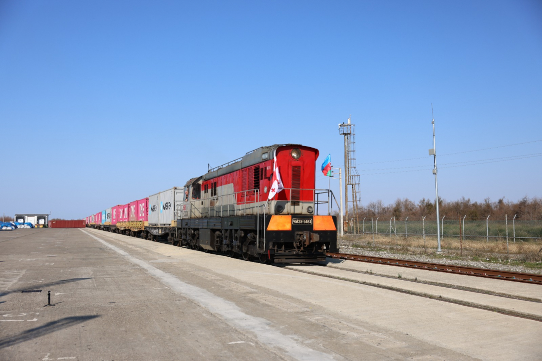 Запущен экспресс-блок-поезд Поти–Баку: Чёрное море связано с портами Азербайджана