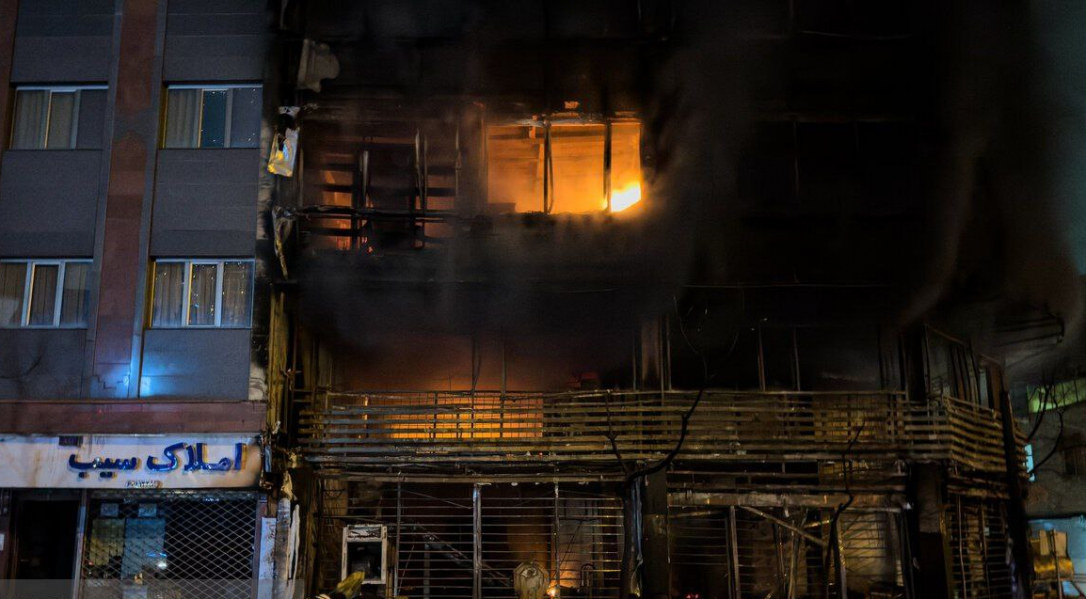 Трамп заявил о пересечении Ираном красных линий США, Тегеран запросил переговоры