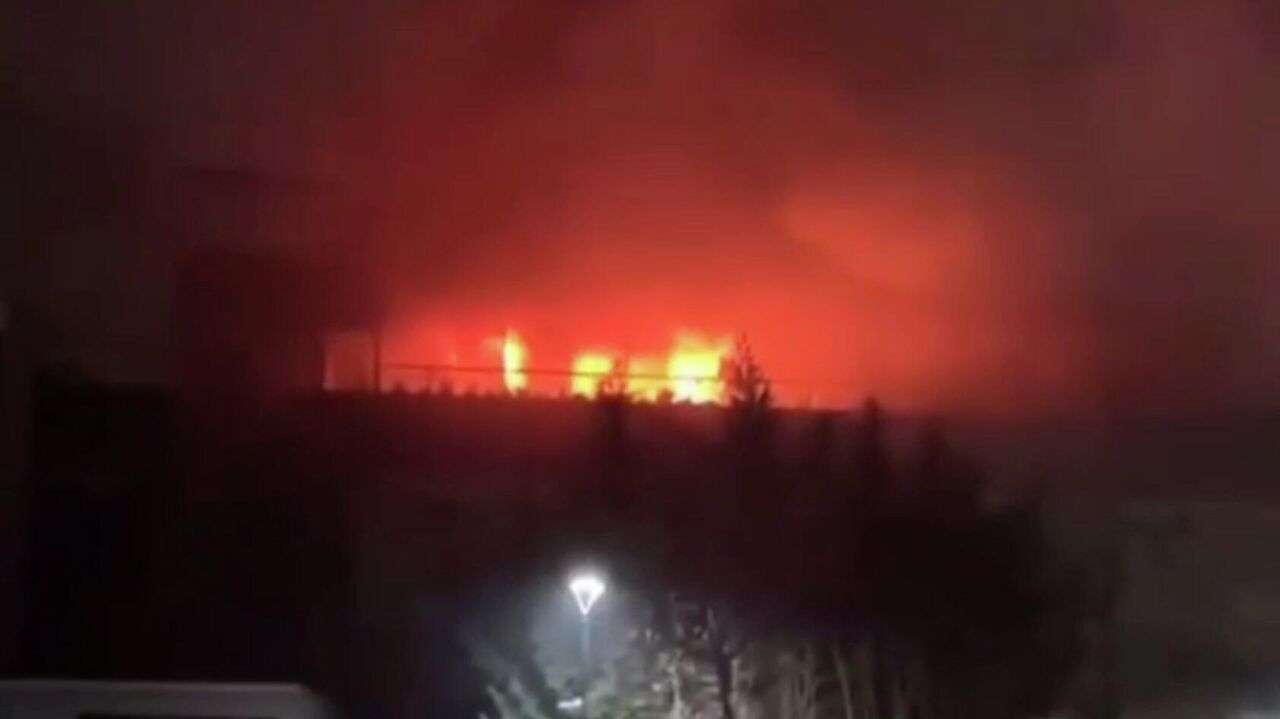 В Тбилиси загорелся торговый центр