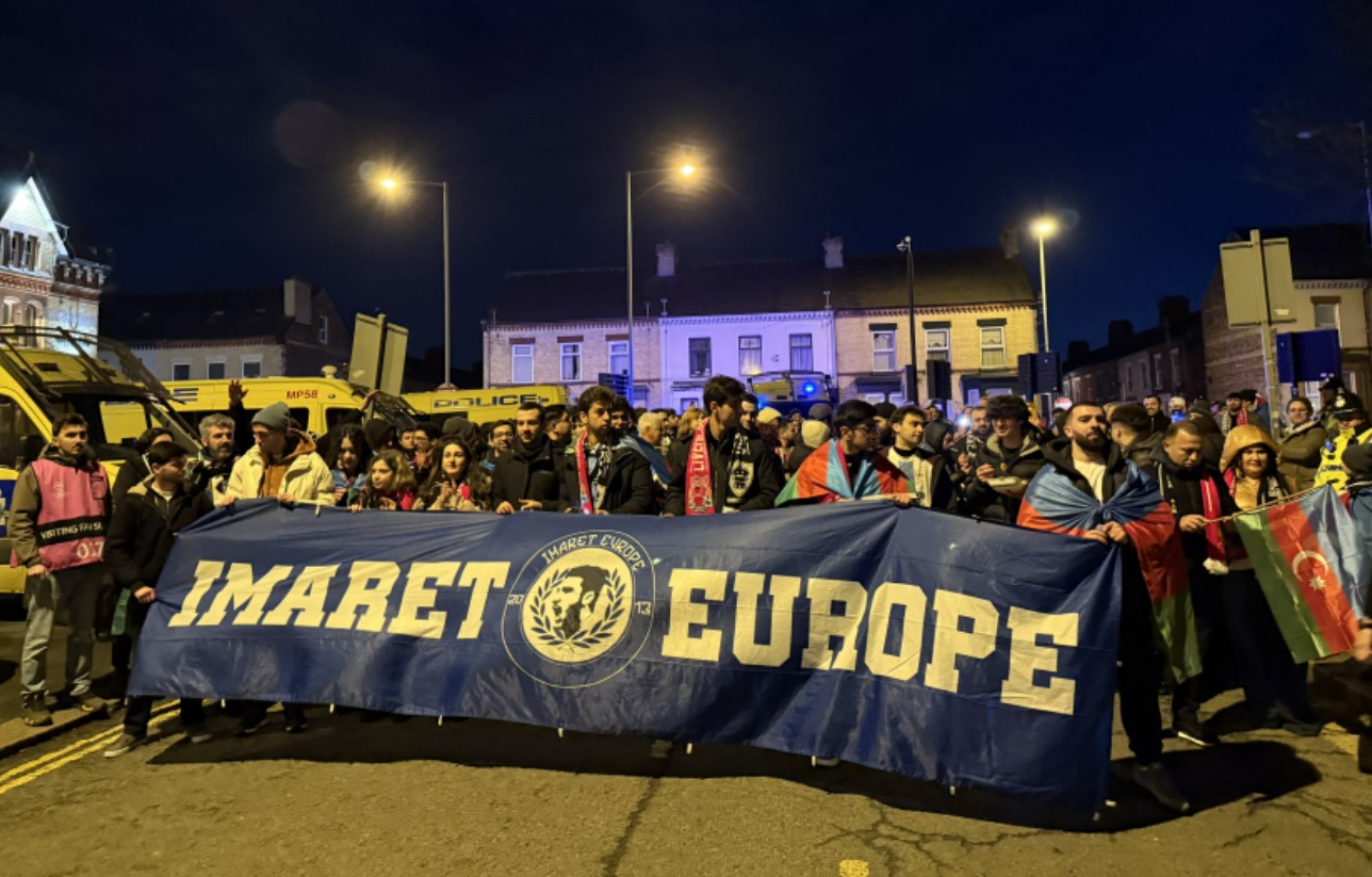 "Карабах" проигрывает "Ливерпулю"