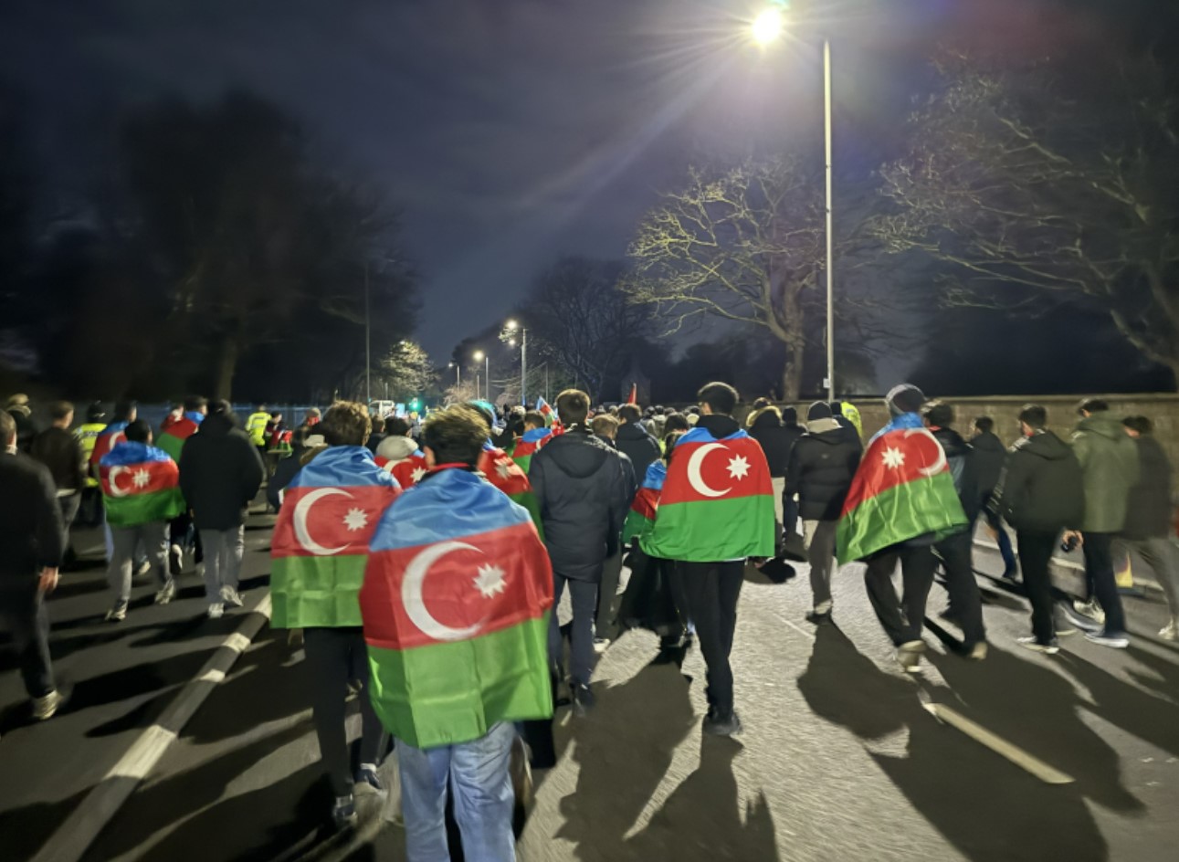 "Карабах" проигрывает "Ливерпулю"