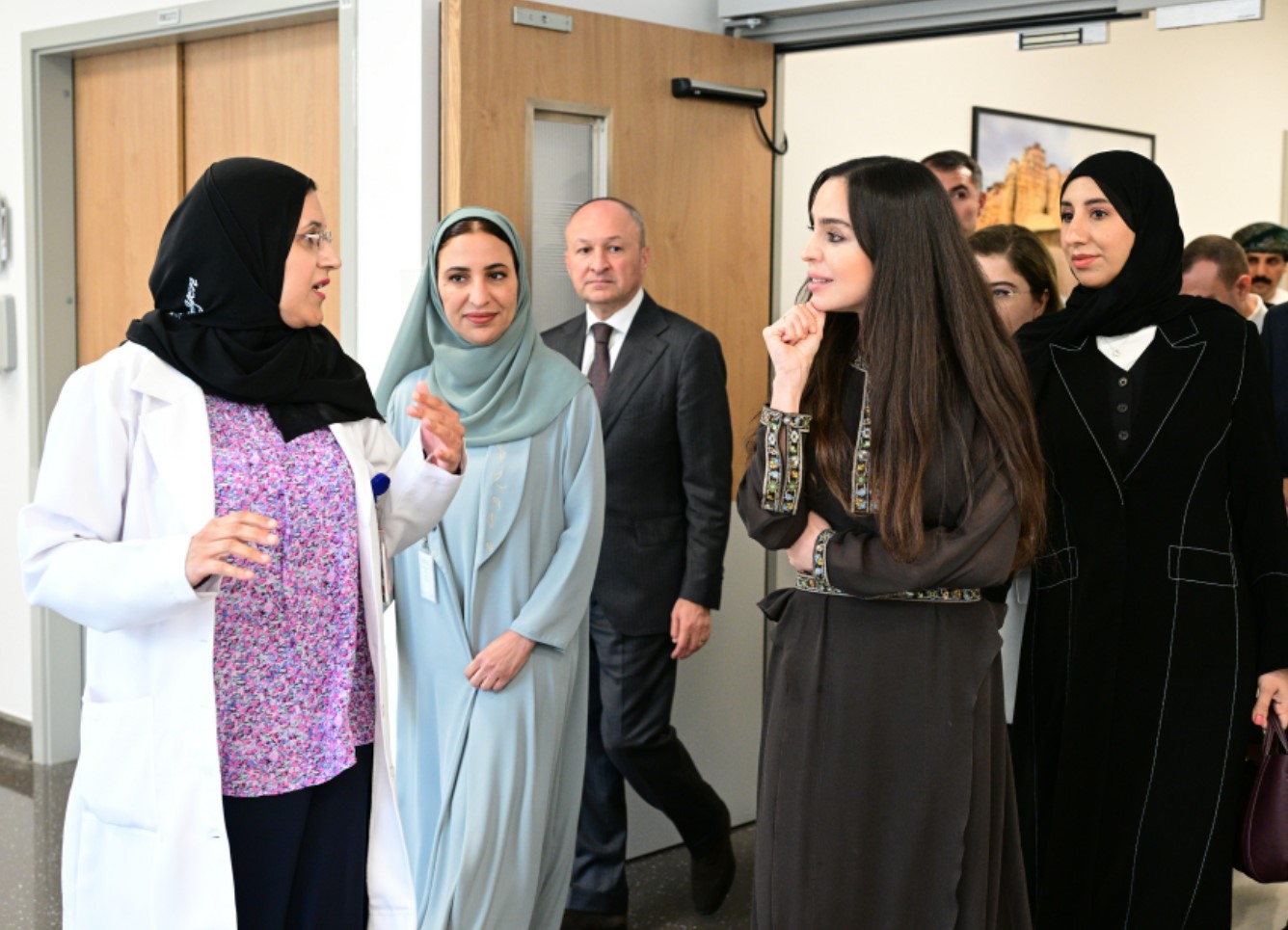 Лейла Алиева посетила Комплексный центр лечения и исследования рака в Маскате 2 Лейла Алиева посетила Комплексный центр лечения и исследования рака в Маскате