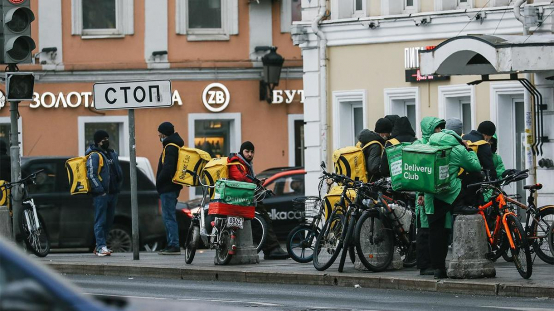 Курьеров в России поставят на «жесткий учет»