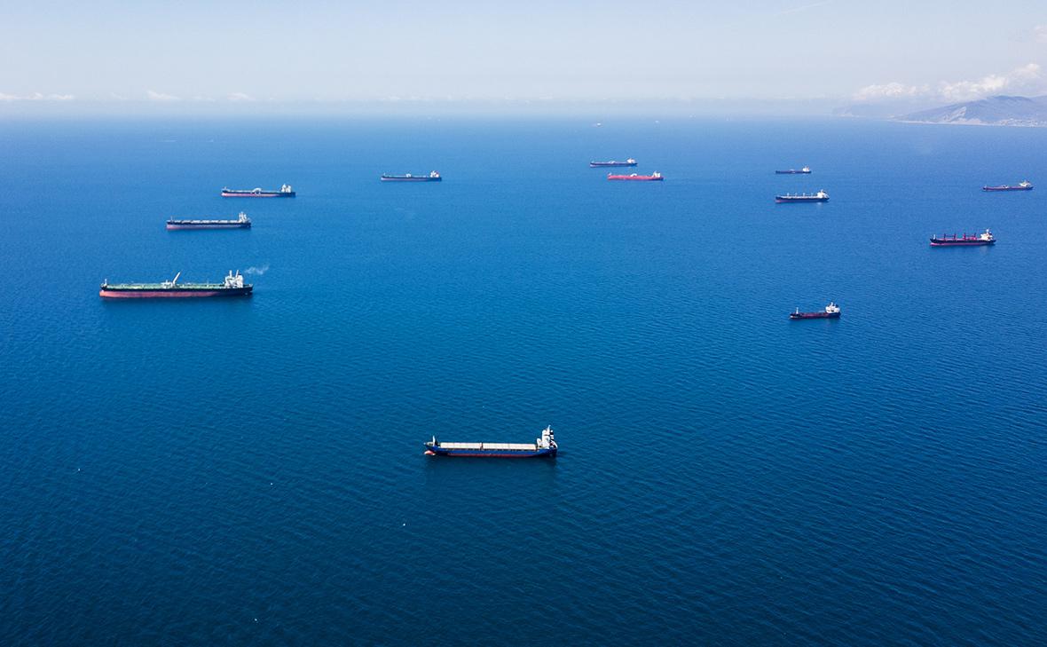 США усиливают давление, танкеры меняют флаги на российские