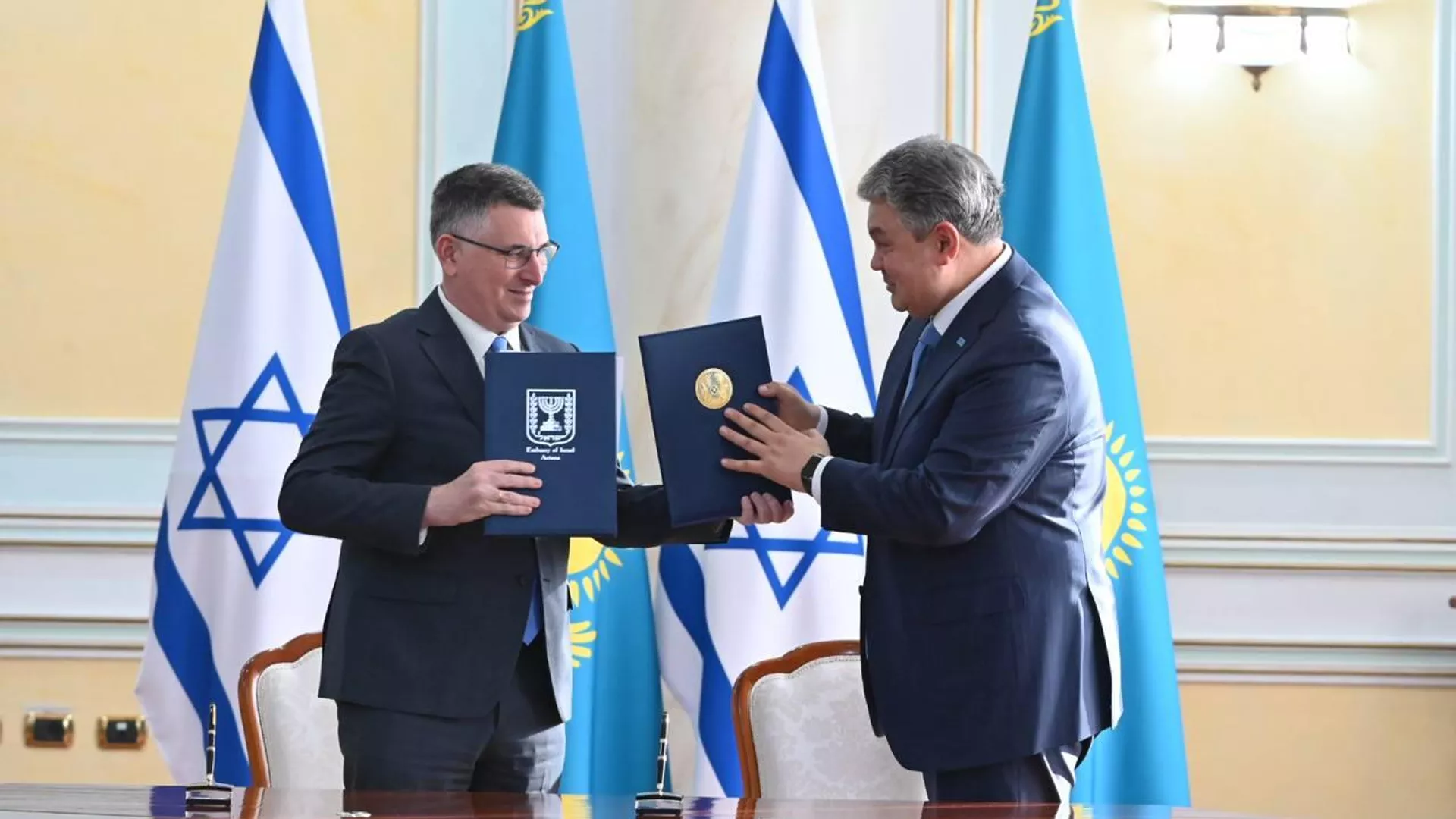 Израиль собирается отменить визы для казахстанцев 2 Израиль собирается отменить визы для казахстанцев