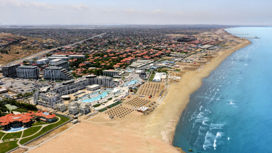 Алиев: Более 70% владельцев жилья в Sea Breeze - местные жители, покупательная способность населения растет