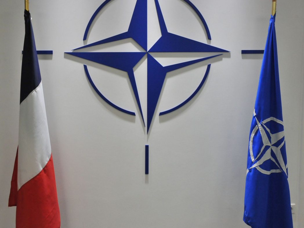Во Франции подали резолюцию о выходе страны из НАТО