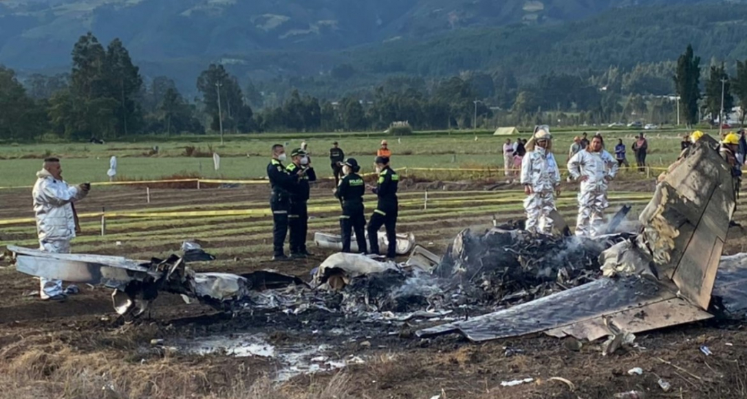 Самолет с музыкантами рухнул после взлёта в Колумбии