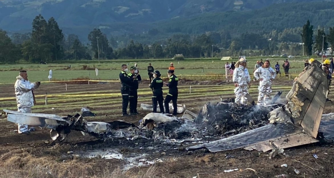 Самолет с музыкантами рухнул после взлёта в Колумбии 2 Самолет с музыкантами рухнул после взлёта в Колумбии