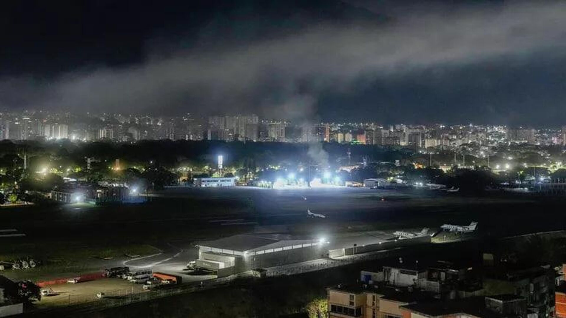 США разбомбили Венесуэлу. Мадуро захвачен. Онлайн 2 США разбомбили Венесуэлу. Мадуро захвачен. Онлайн