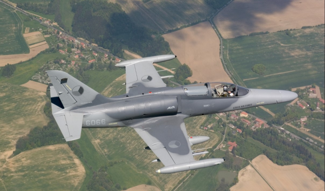 Чехия отказала Украине в продаже самолетов