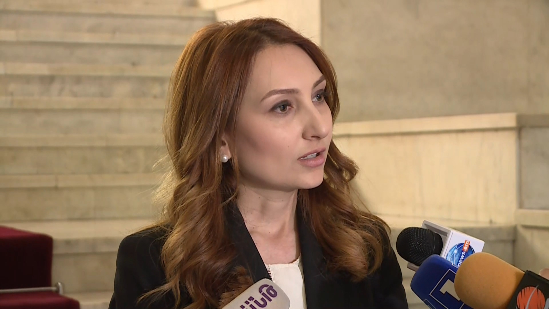 Пашинян продвигает своего советника на место Симоняна