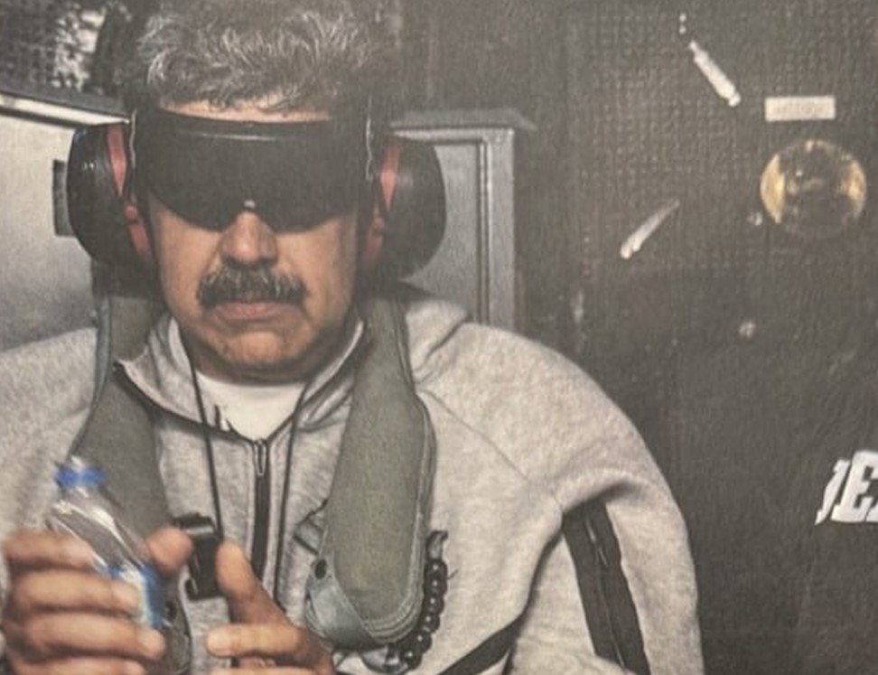 Трамп опубликовал фото Мадуро в наручниках 2 Трамп опубликовал фото Мадуро в наручниках