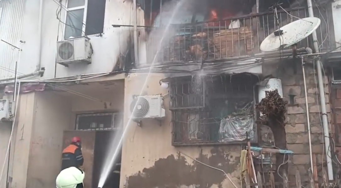 Пожар в общежитии Бинагадинского района потушен, есть пострадавшие