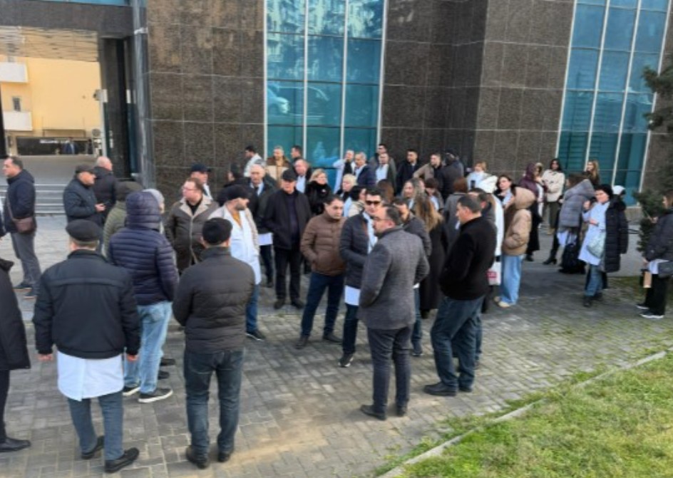 Стоматологи вышли на протест