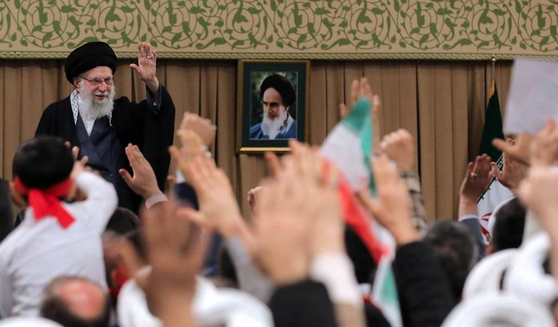 Хаменеи выступил с угрозами в адрес Трампа