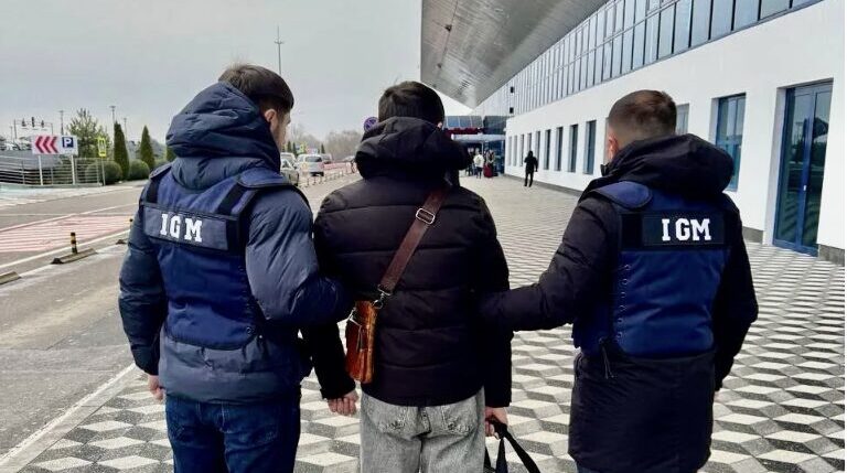 Гражданина Азербайджана выдворили из Молдовы за фейерверк в толпе людей 2 Гражданина Азербайджана выдворили из Молдовы за фейерверк в толпе людей