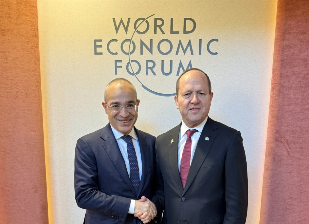 Азербайджан и Израиль обсудили в Давосе деловое партнерство и энергетику