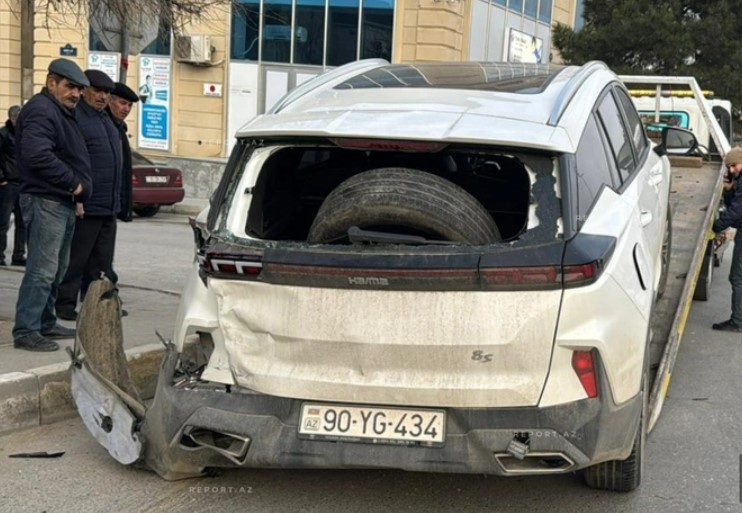 Столкновение в Сумгайыте: Haima, Mercedes и Opel в ДТП