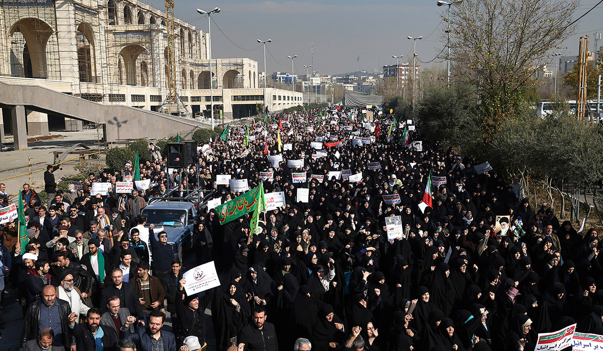 Протестующие в Иране взяли под контроль города Абданан и Малекшахи