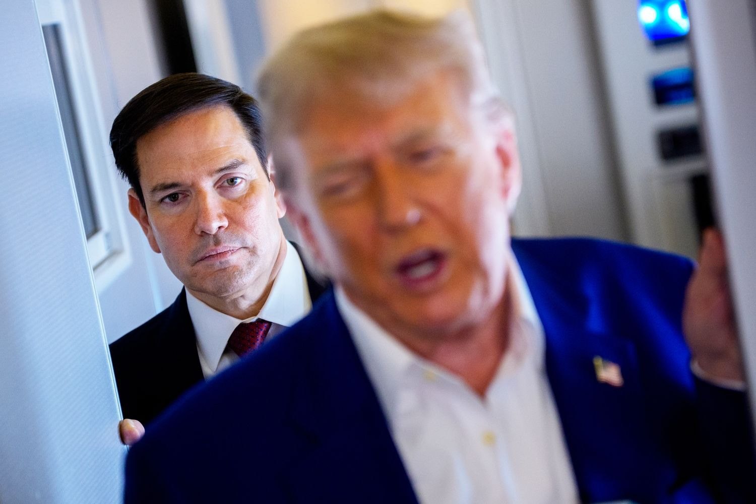 Рубио рассказал, как «скрывается» от Трампа, чтобы поспать