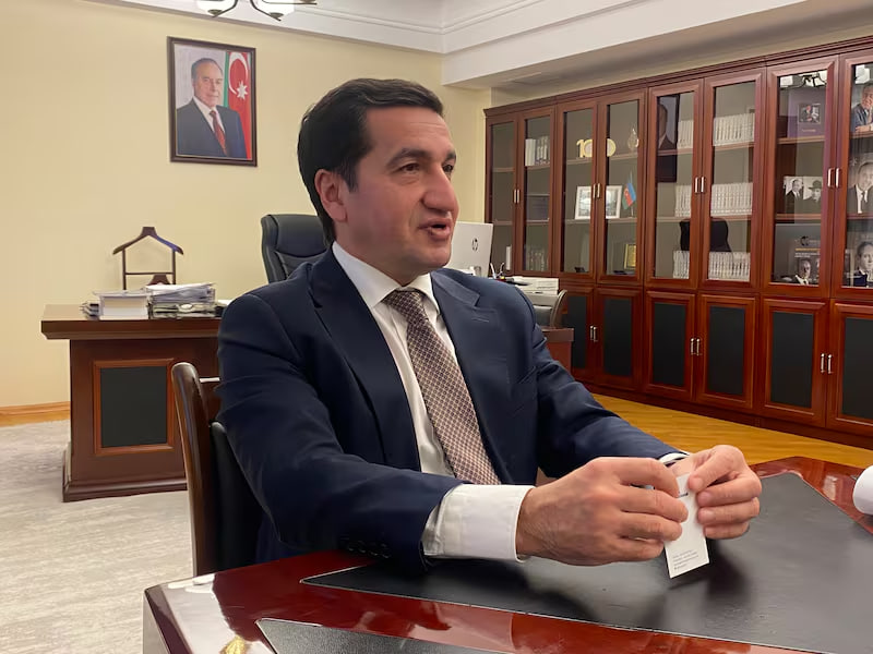 Хикмет Гаджиев заявил об обеспокоенности Азербайджана из-за возможного удара США по Ирану 2 Хикмет Гаджиев заявил об обеспокоенности Азербайджана из-за возможного удара США по Ирану