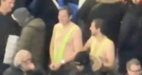 Бельгийских фанатов в купальниках Бората задержали в Казахстане