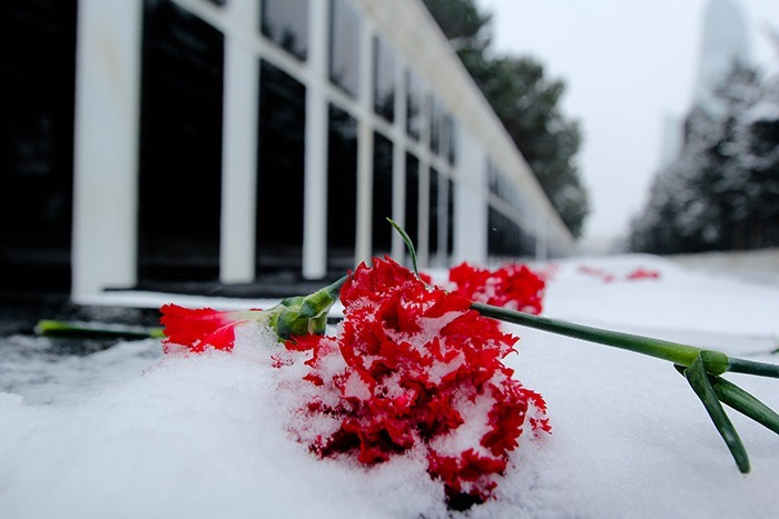 В День всенародной скорби в Баку будет идти снег