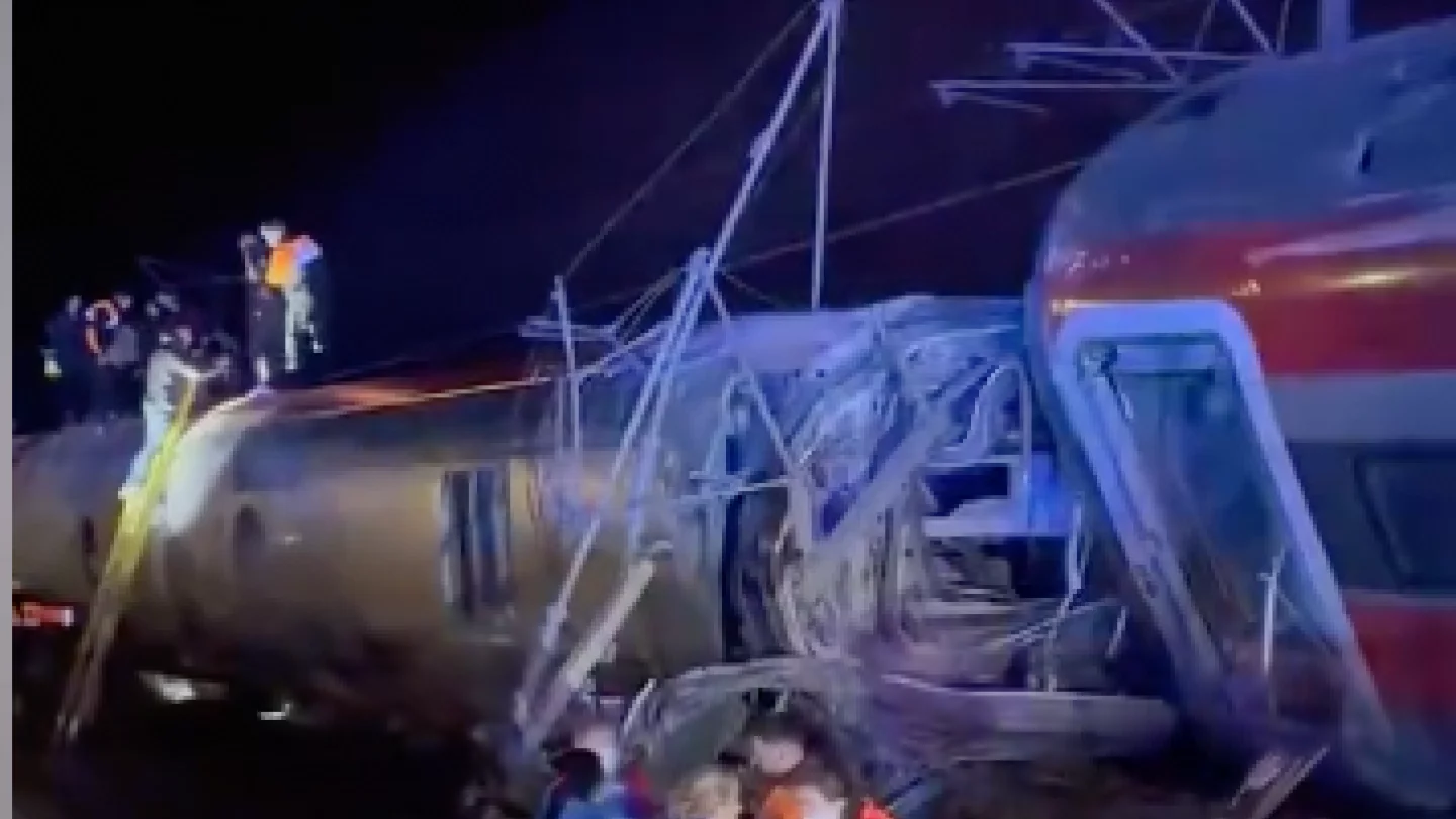 В Испании столкнулись поезда, десятки погибших и пострадавших