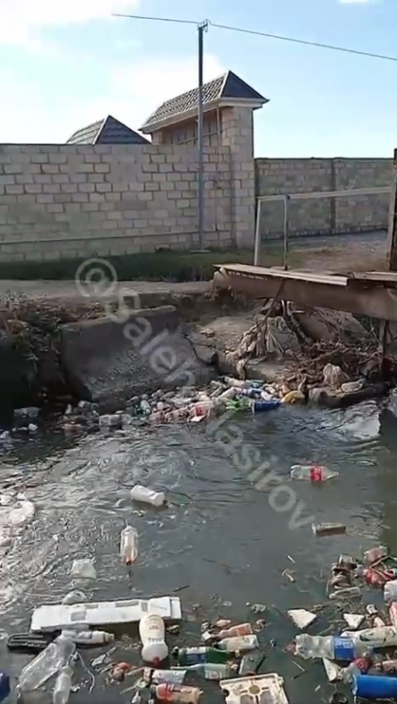 Мусор вместо воды: в Агджабеди загрязняют канал