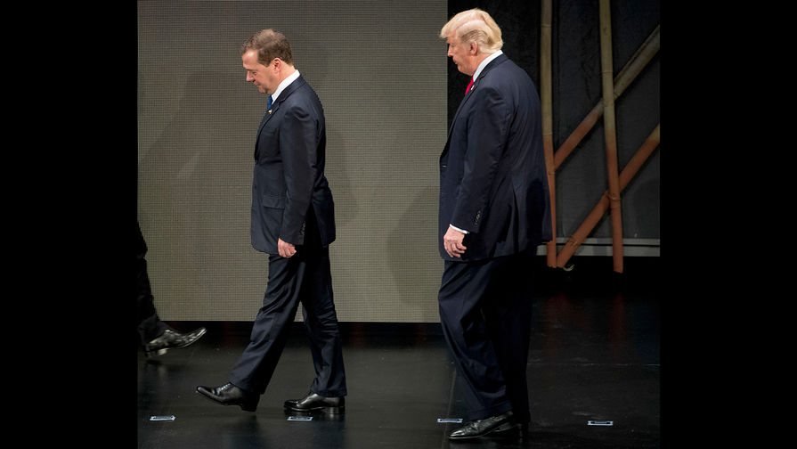 Медведев заявил, что Трамп хочет быть похожим на Путина
