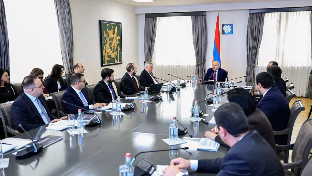 Ереван обозначил внешнеполитические приоритеты: мир с Баку, диалог с Москвой