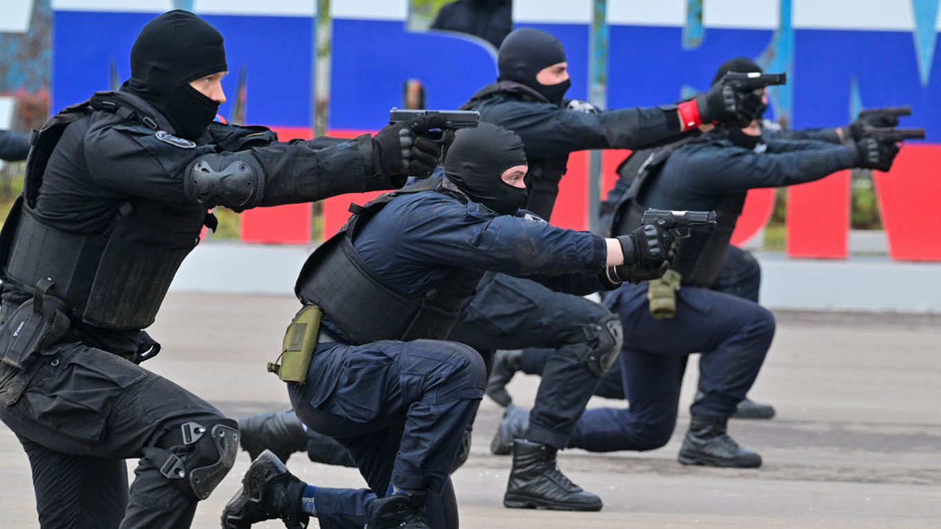 Российские губернаторы резко увеличили расходы на личную охрану